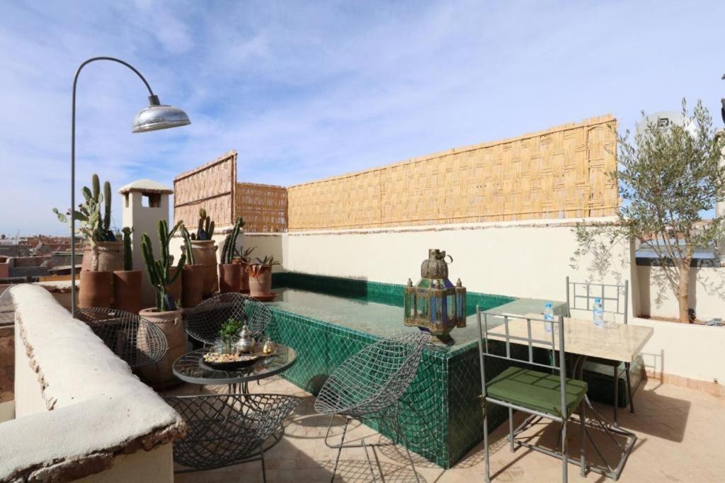 Riad 103 Medina Pool And Hammam Marrakesh Exterior photo