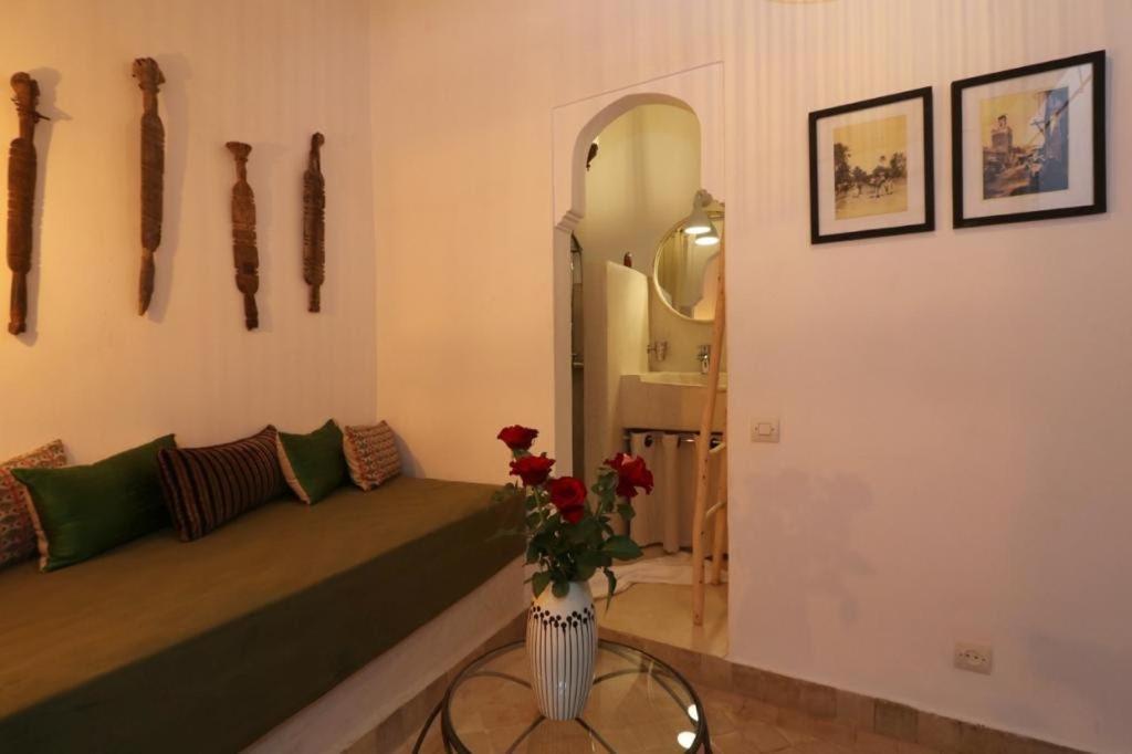 Riad 103 Medina Pool And Hammam Marrakesh Exterior photo