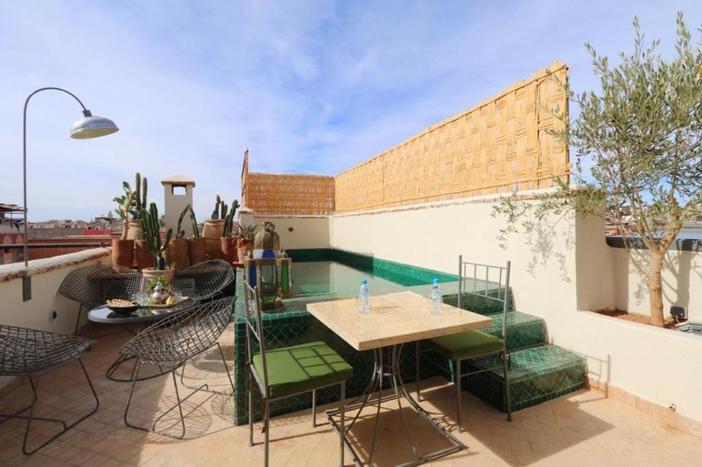 Riad 103 Medina Pool And Hammam Marrakesh Exterior photo