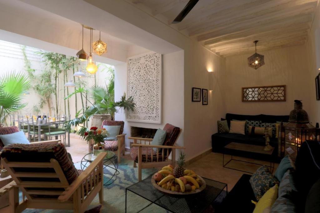 Riad 103 Medina Pool And Hammam Marrakesh Exterior photo