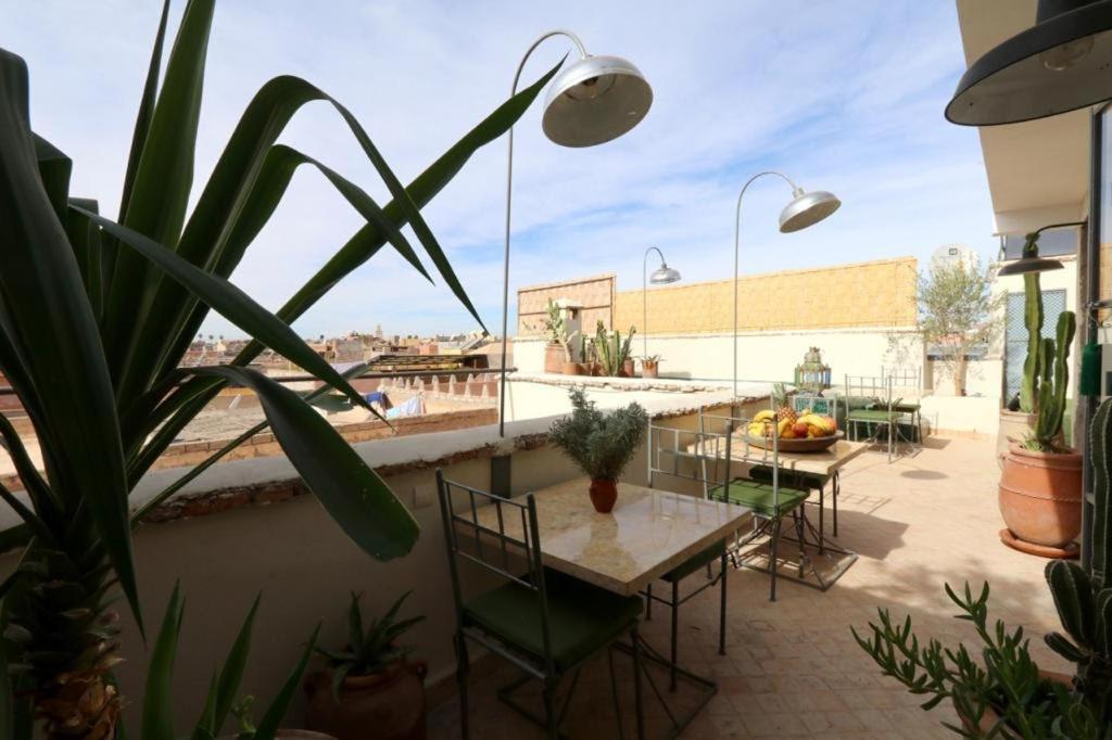 Riad 103 Medina Pool And Hammam Marrakesh Exterior photo