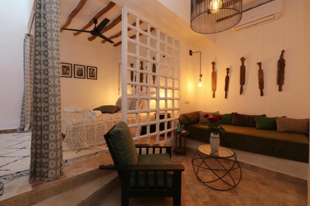 Riad 103 Medina Pool And Hammam Marrakesh Exterior photo